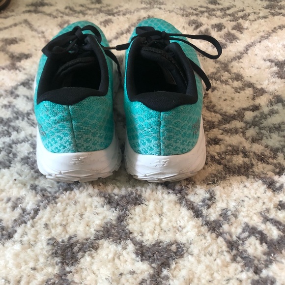 New balance fresh foam beacon running sneakers - Picture 2 of 8